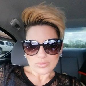 Meet your Posher, Arielle